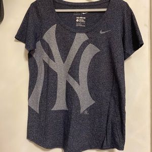 Women’s New York Yankees Tee